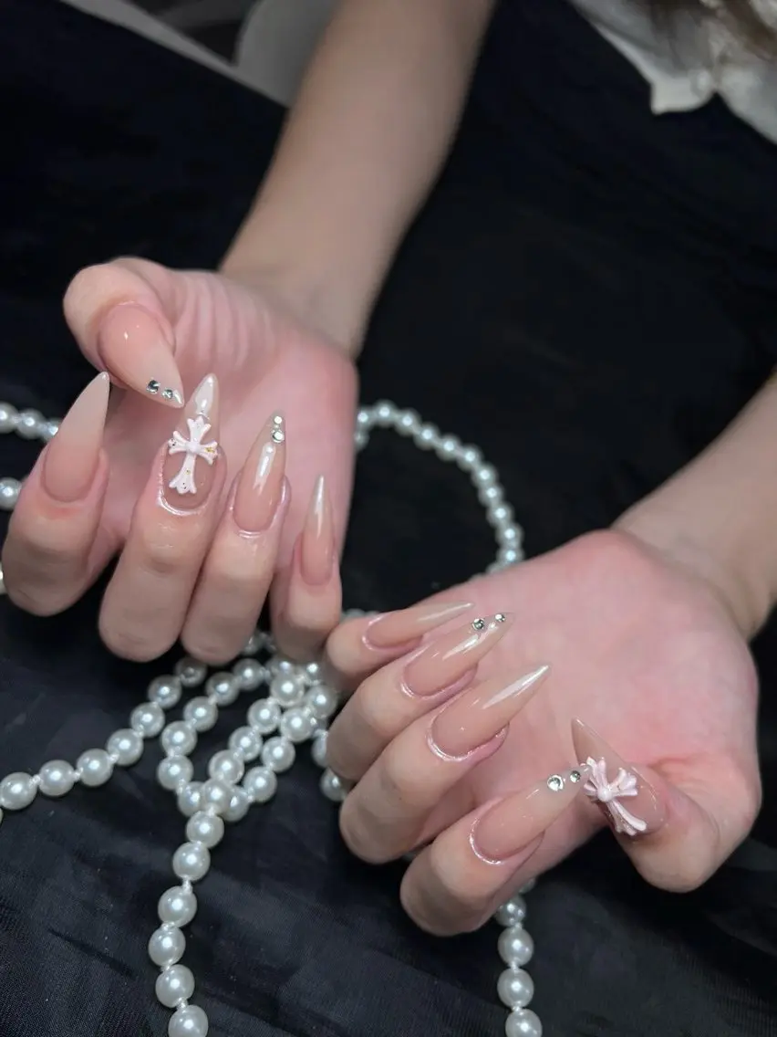 ネイル フラッシュネイル フレンチネイル グラデーション キラキラネイル 韓国ネイル ハンドネイル nyunn nailのネイルデザイン