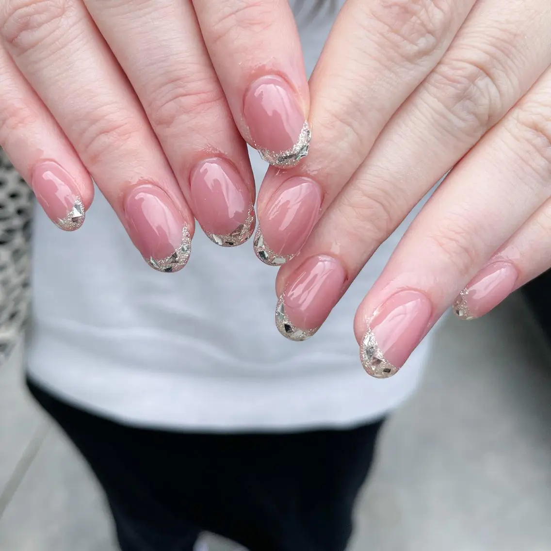 ネイル フレンチネイル ガラスフレンチ atelier elsol.のネイルデザイン
