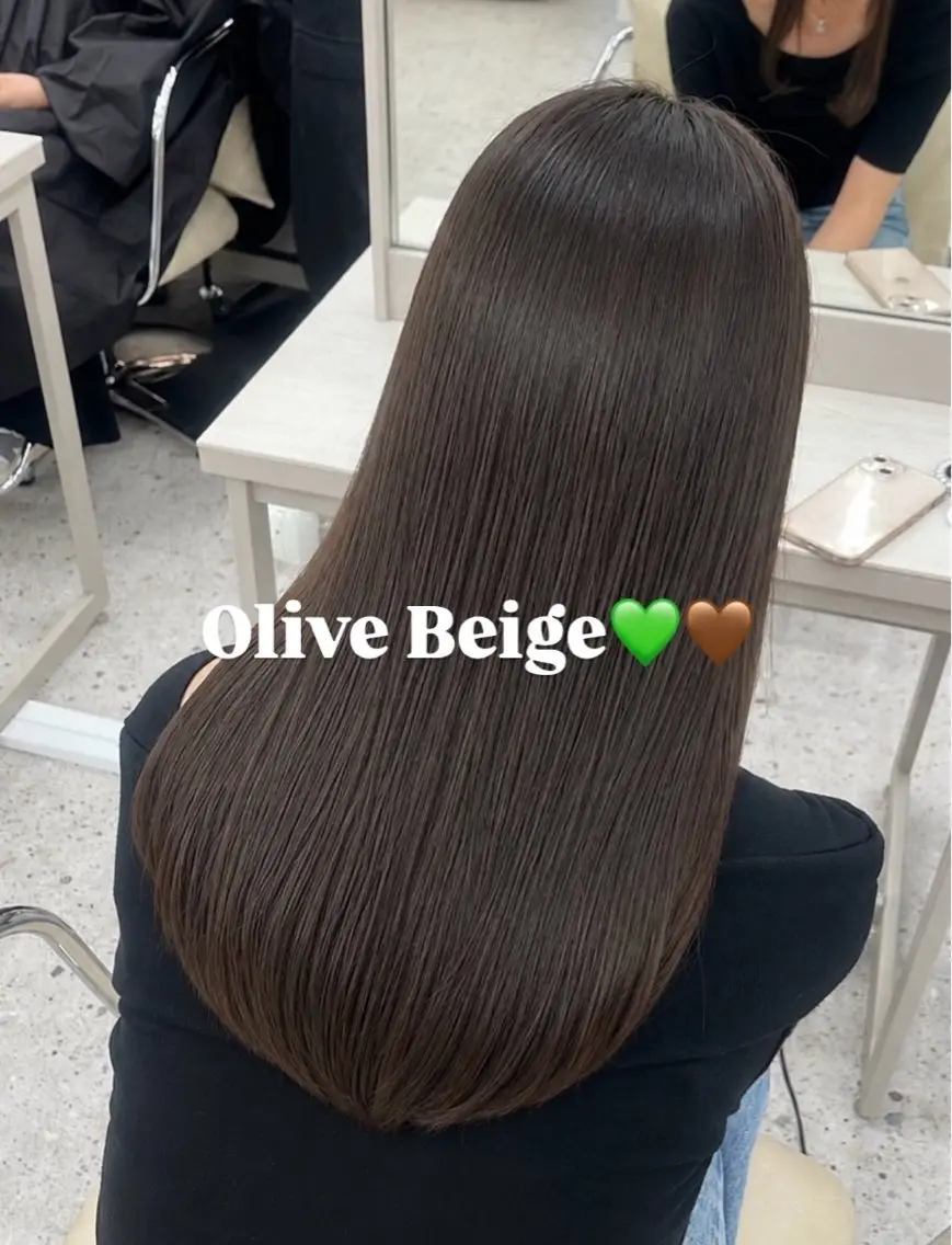 カラー ベージュカラー ブリーチ 透明感カラー ブリーチなしカラー オリーブベージュ COCO reiのヘアスタイル