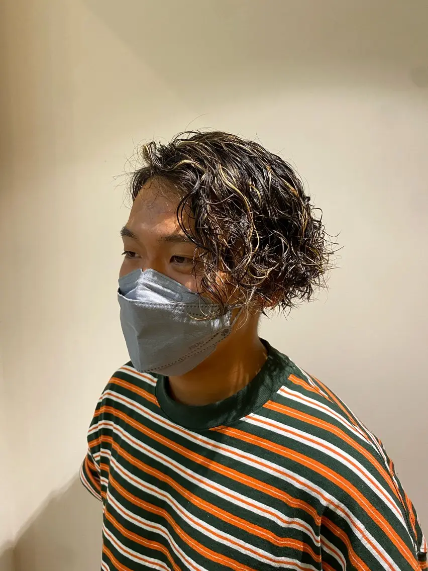 カラー パーマ ハイライトカラー プードルパーマ カット パーマ メンズ特化/ 安藤太一のヘアスタイル