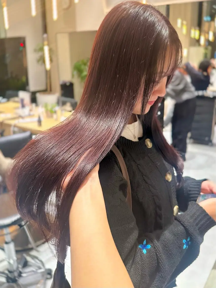 セミロング カラー トリートメント ヘッドスパ ヘアセット ミオ💎ショート 透ける暗髪のヘアスタイル