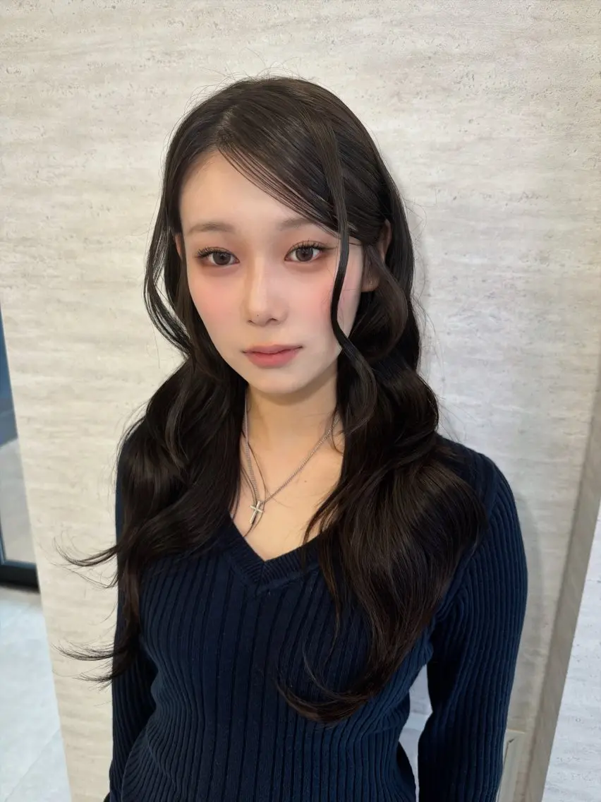 ロング カラー ヘアアレンジ カット ヘアカラー トリートメント 韓国レイヤーカット/ 儚げカラーチナツのヘアスタイル