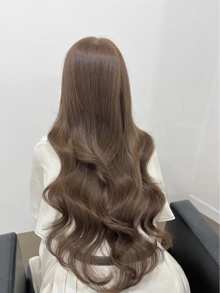 ロング カラー ブラウンカラー 透明感カラー ロング 速水 星來のヘアスタイル