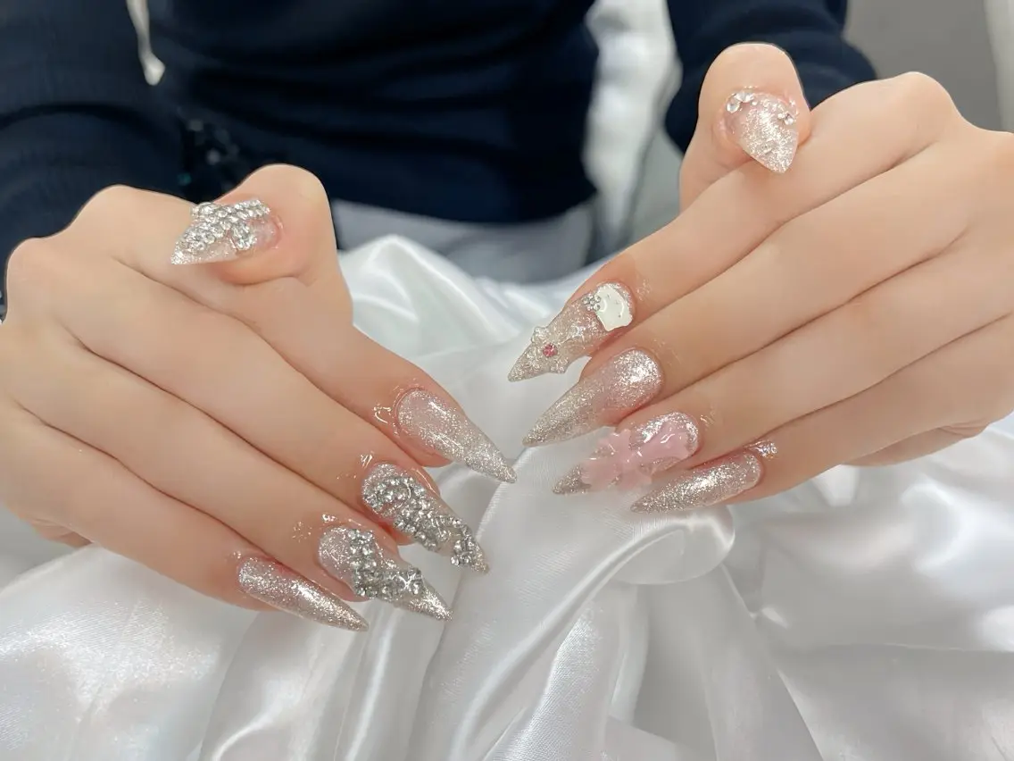 ネイル アートネイル チークネイル ジェルネイル ロングネイル マグネットネイル ハンドネイル Rin Nail 新大久保店のネイルデザイン