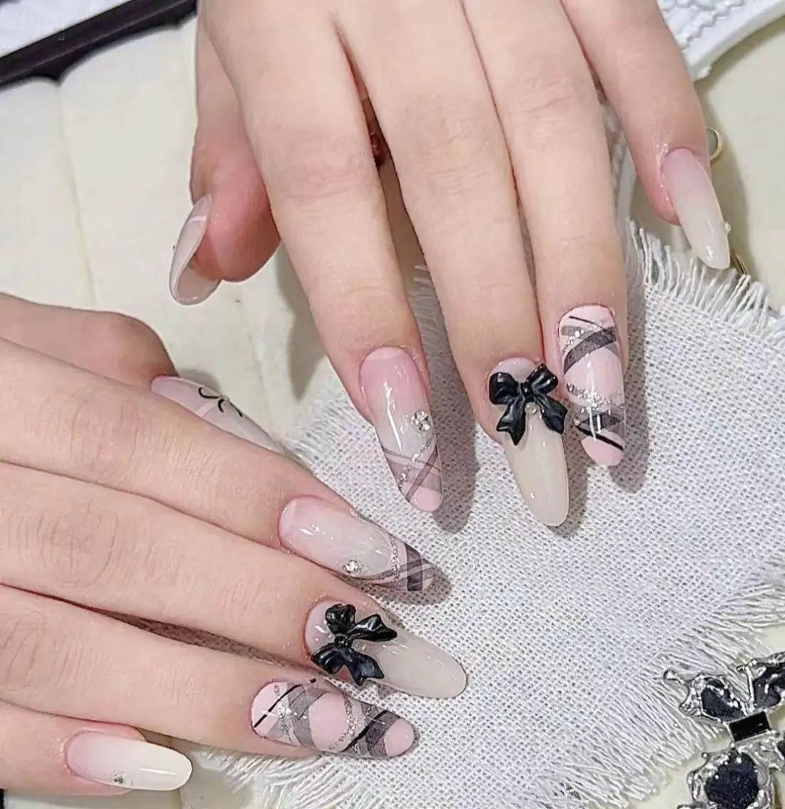 ネイル アートネイル フットネイル ジェルネイル ニュアンスネイル パラジェル 🎀🎀YooLi Nail Salonのネイルデザイン