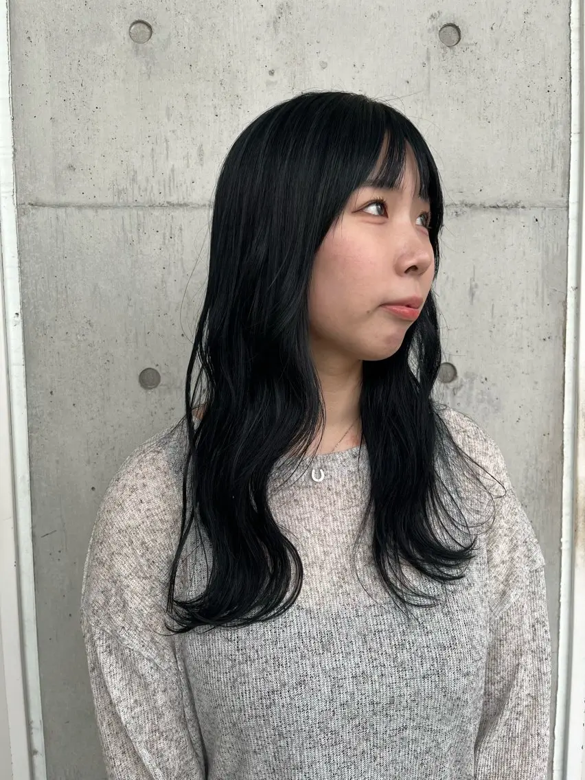 ロング カラー 黒髪 ブルーカラー ブルーブラック カット ヘアカラー トリートメント yukari/ 立川美容室のヘアスタイル