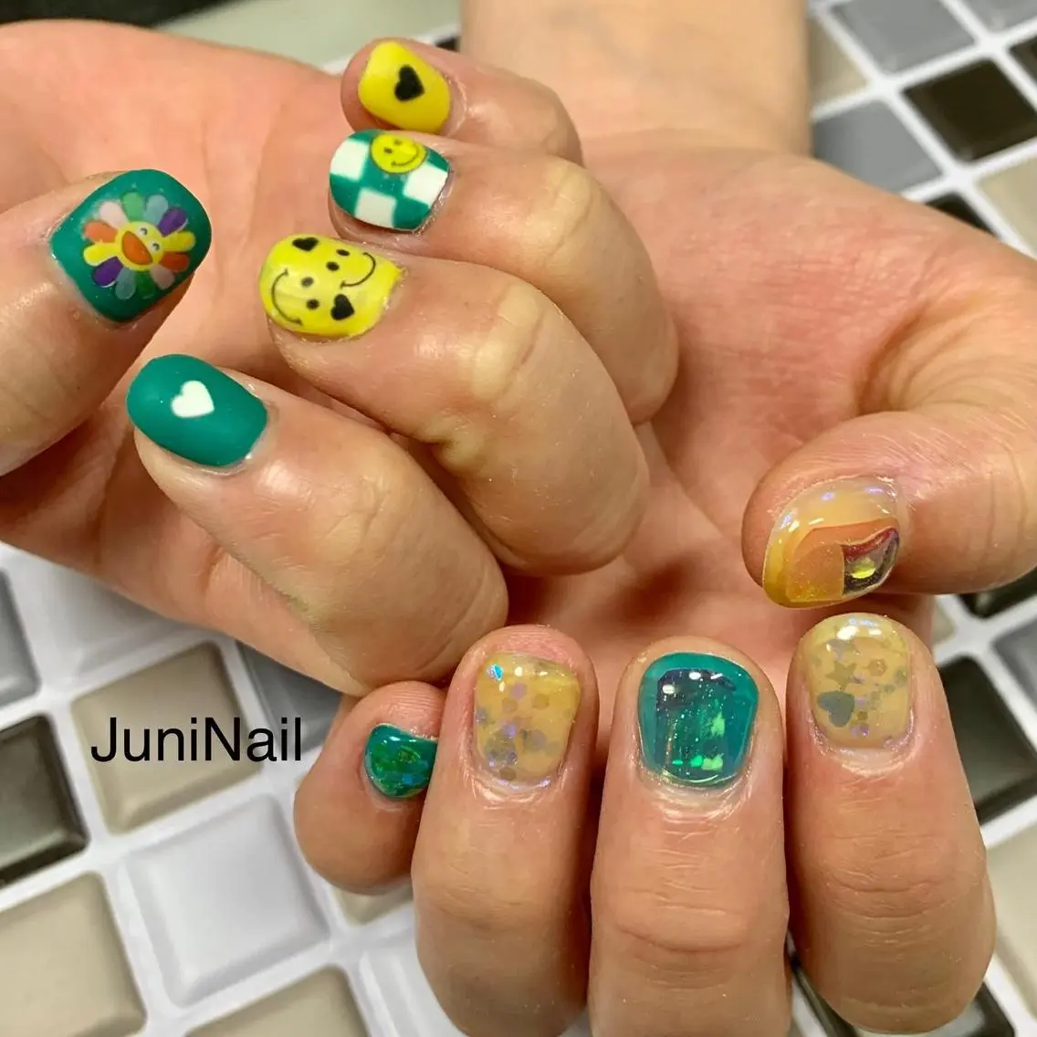 ネイル オーロラネイル クリアネイル 成人式 フラッシュネイル フレンチネイル ハンドネイル ハンドケア JuniNail 주니네일🇰🇷suのネイルデザイン