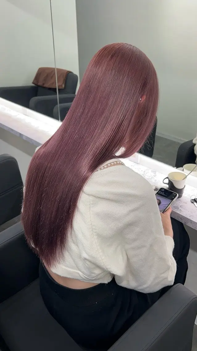 ロング カラー ボルドーカラー TIEL カズハのヘアスタイル