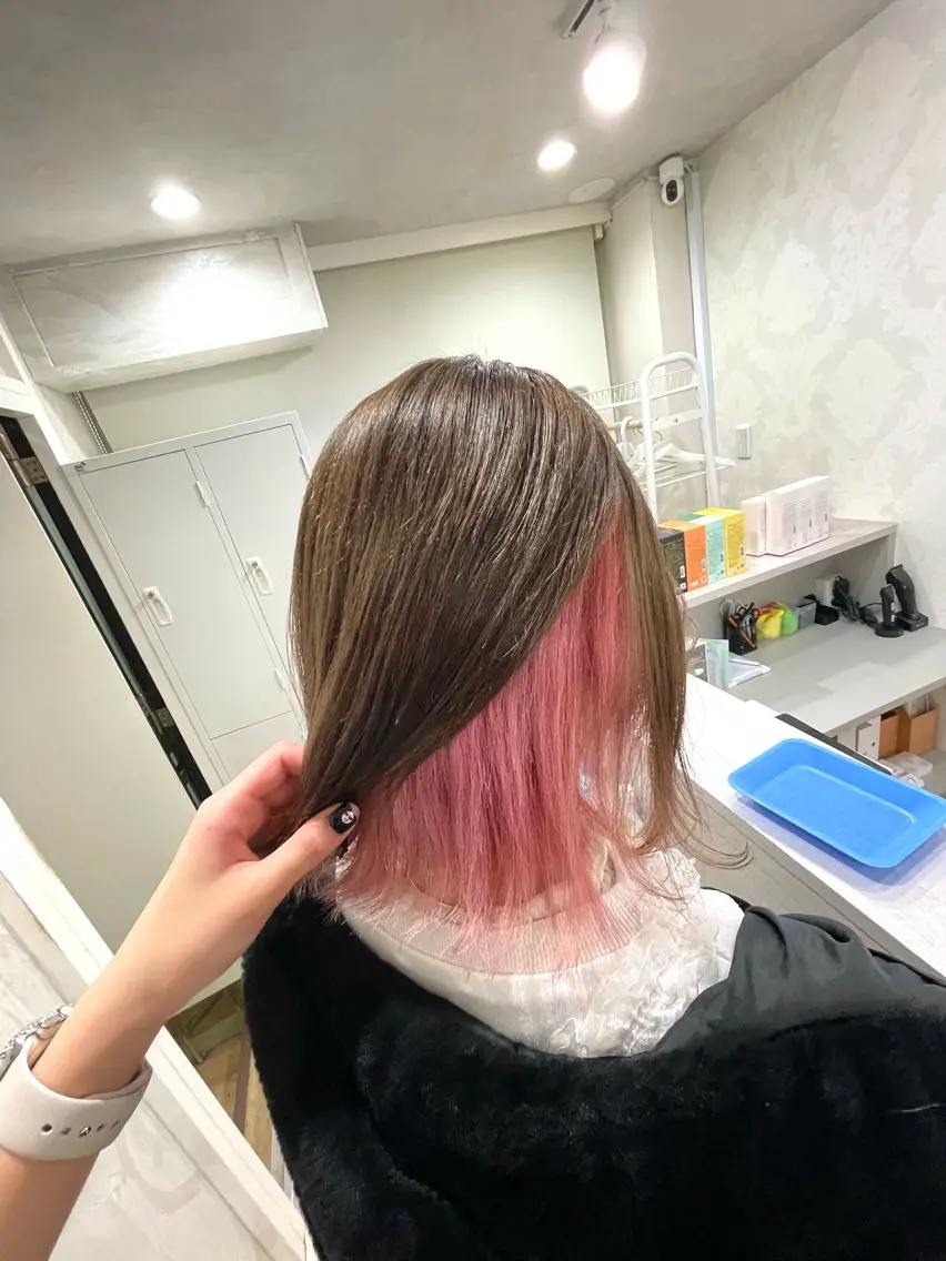 ミディアム カラー インナーカラー ピンクカラー 🩵ハイトーン/ レイヤーYUZU🩵のヘアスタイル