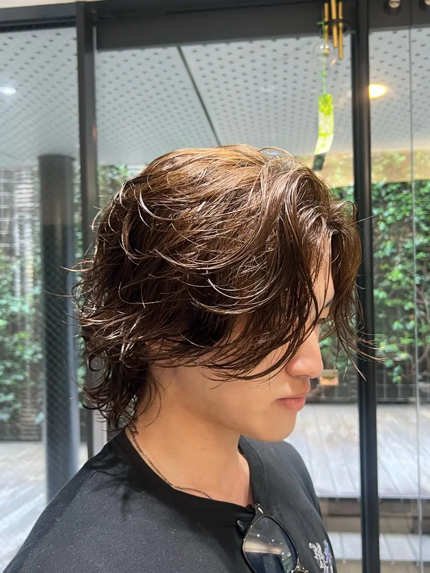 ミディアム カラー パーマ メンズ カット ヘアカラー パーマ 🇺🇸サーフカール 🇺🇸ケンシロウのヘアスタイル