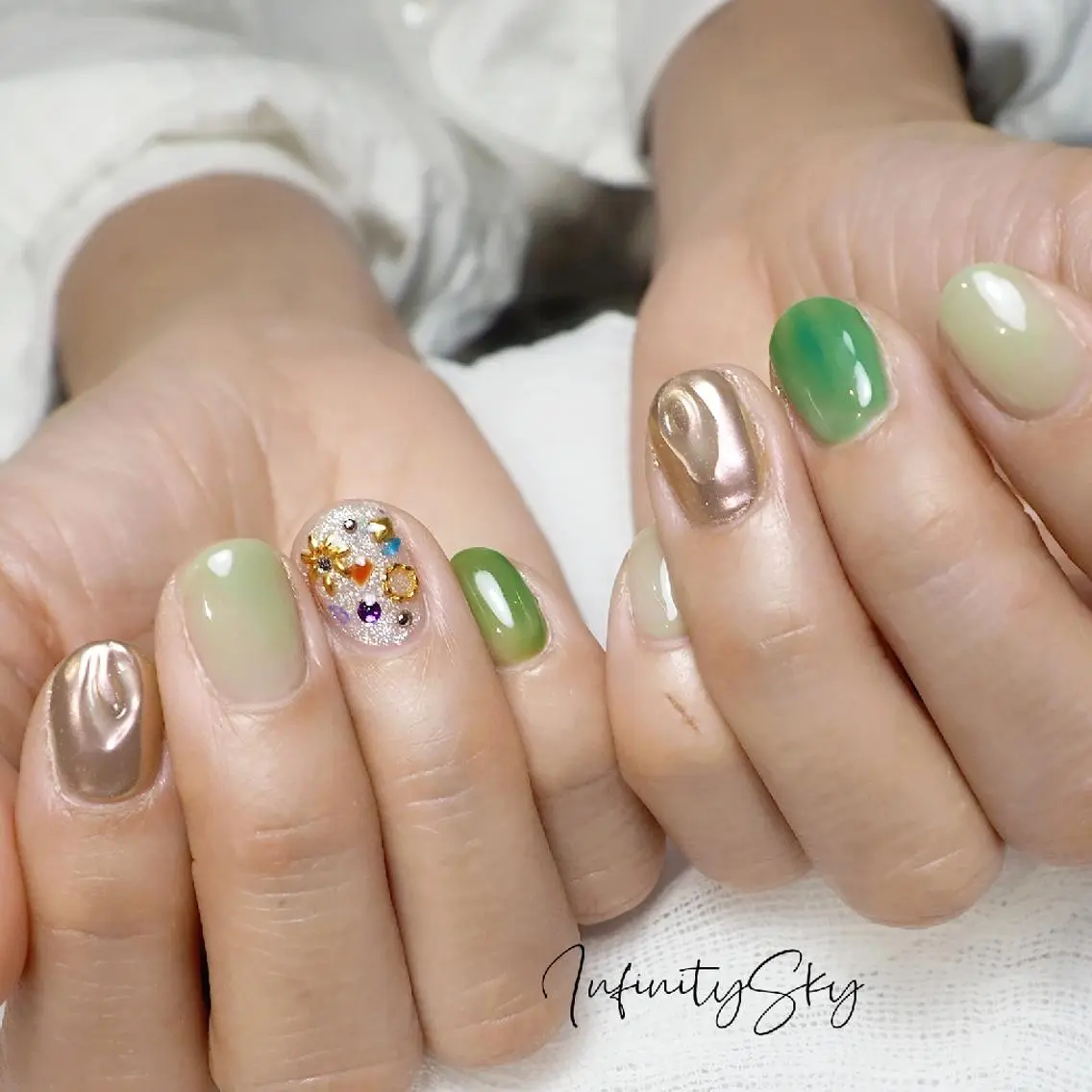 ネイル ニュアンスネイル ハンドネイル infinity skyのネイルデザイン