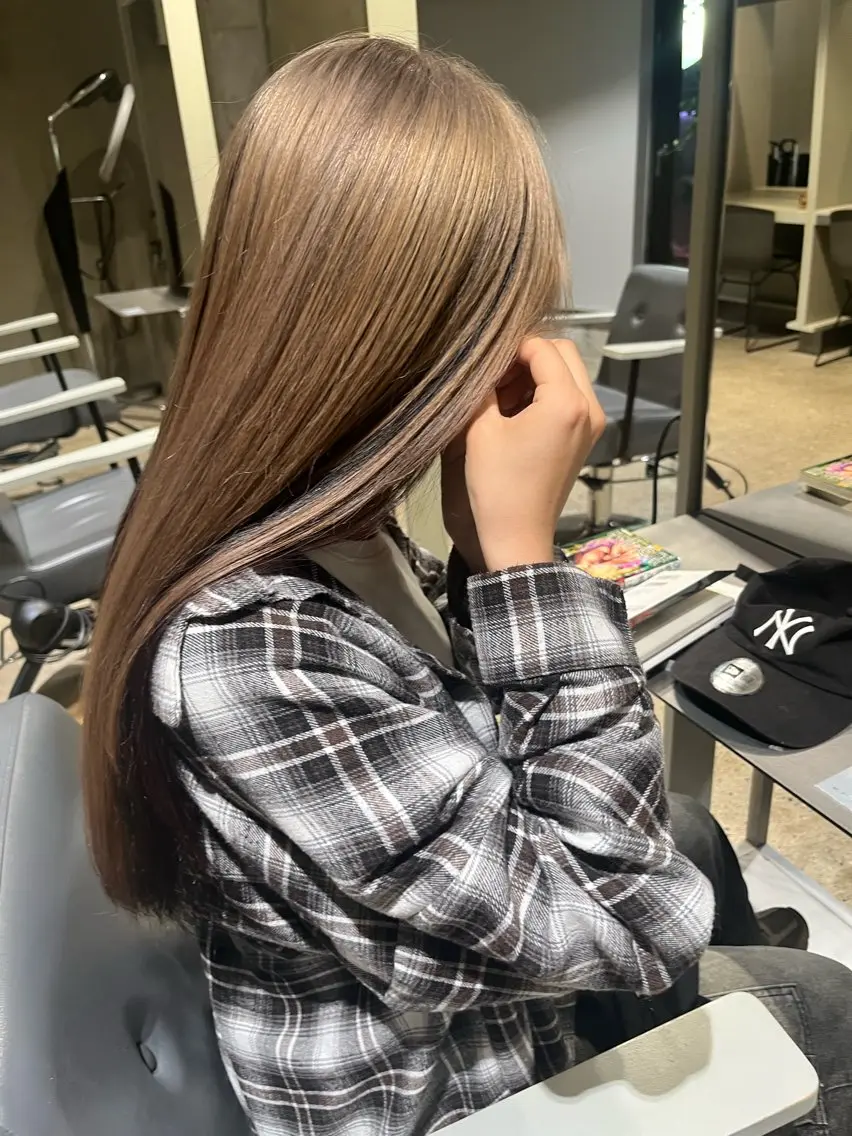 ロング ヘアカラー 愛瑠奈 erunaのヘアスタイル