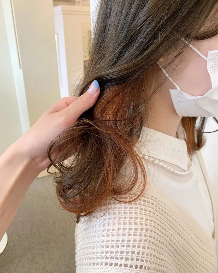 ロング カラー NANO／ ブリーチ×レイヤーのヘアスタイル
