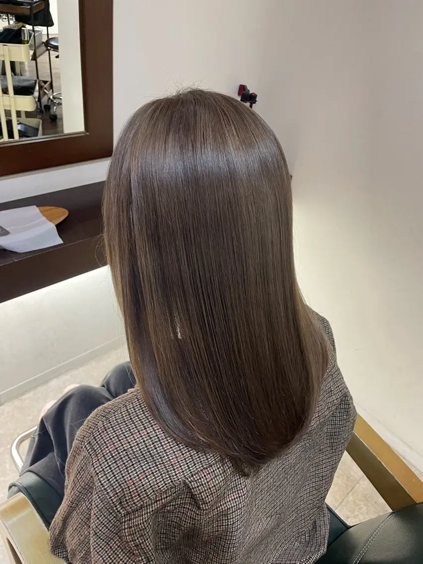 セミロング ヘアカラー 結衣 髪質改善モデル募集中のヘアスタイル