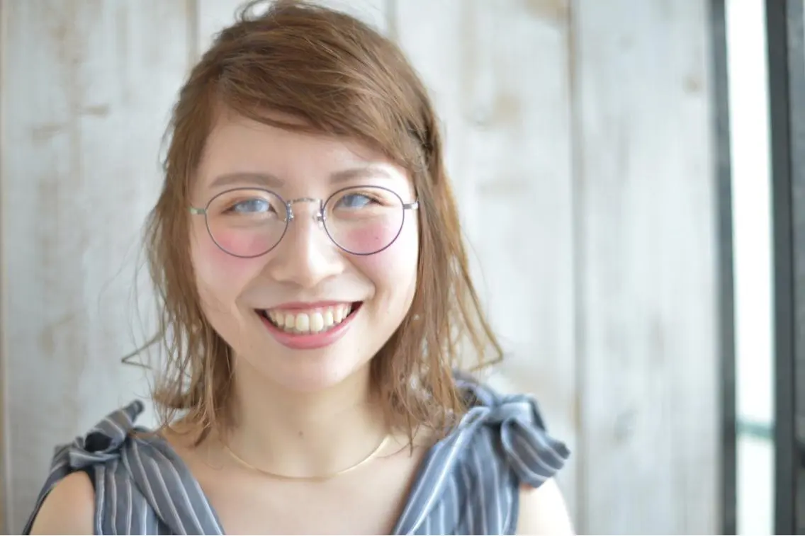 ミディアム CHIC 岩下真衣のヘアスタイル