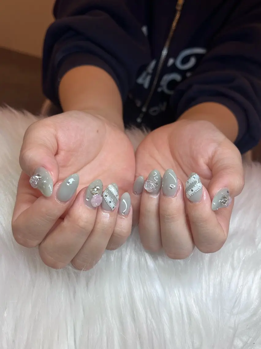ネイル ボルドー ブラウン チークネイル ドット フットネイル ハンドネイル RUBY Nail 日暮里店のネイルデザイン