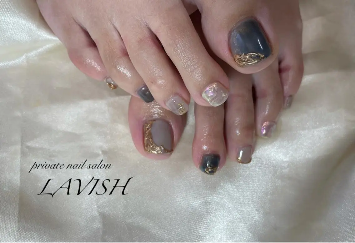 ネイル LAVISH 大和店 emi・:*+のネイルデザイン