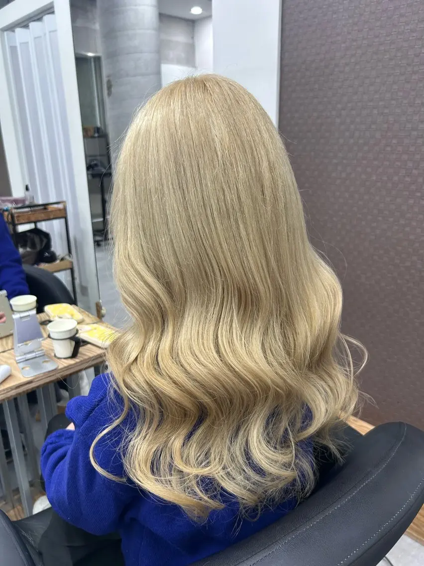 ロング カラー ブリーチ ケアブリーチ デザインカラー ダブルカラー ハイトーンカラー ヘアカラー Aoba 🫧艶ハイトーン🫧のヘアスタイル