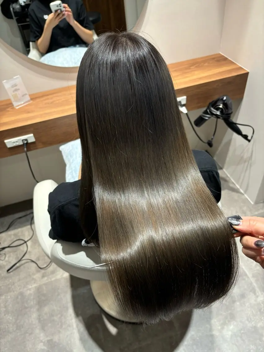 ロング ヘアカラー トリートメント 美髪ヘア 🤍erikaのヘアスタイル