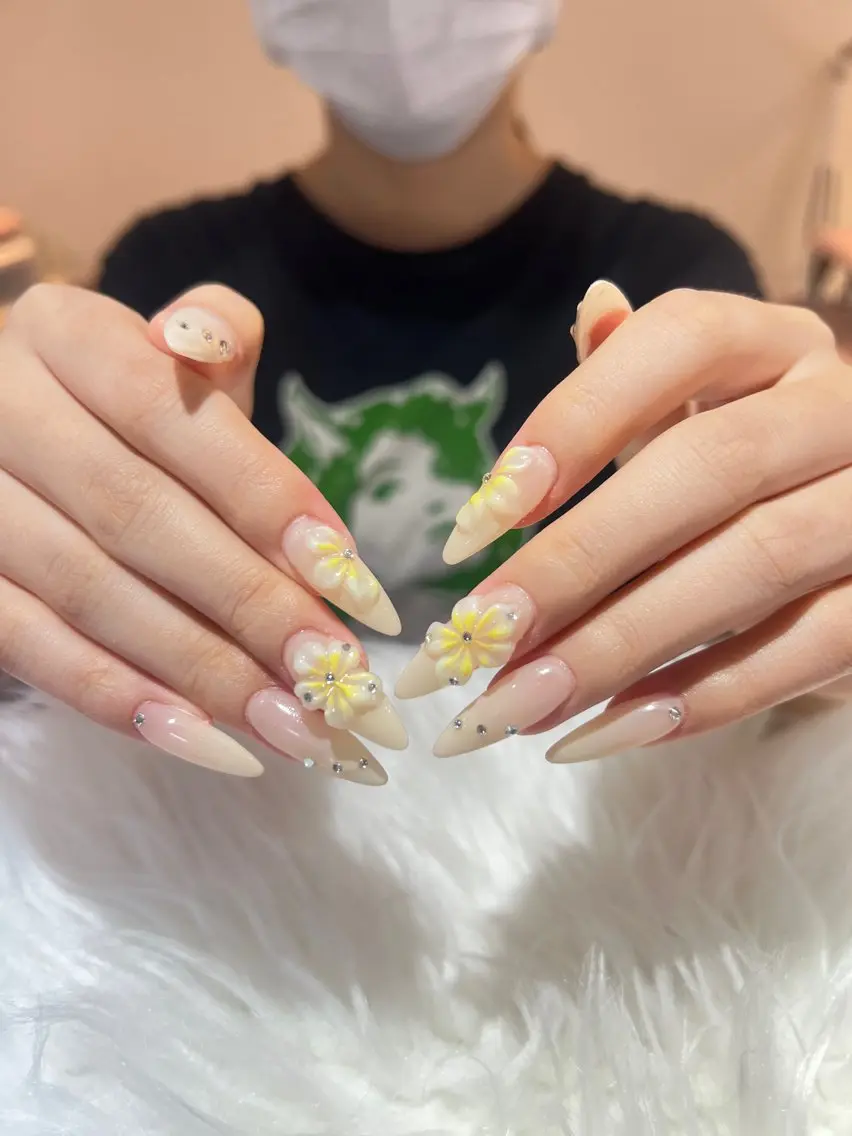 ネイル T.Lee Hahaのネイルデザイン