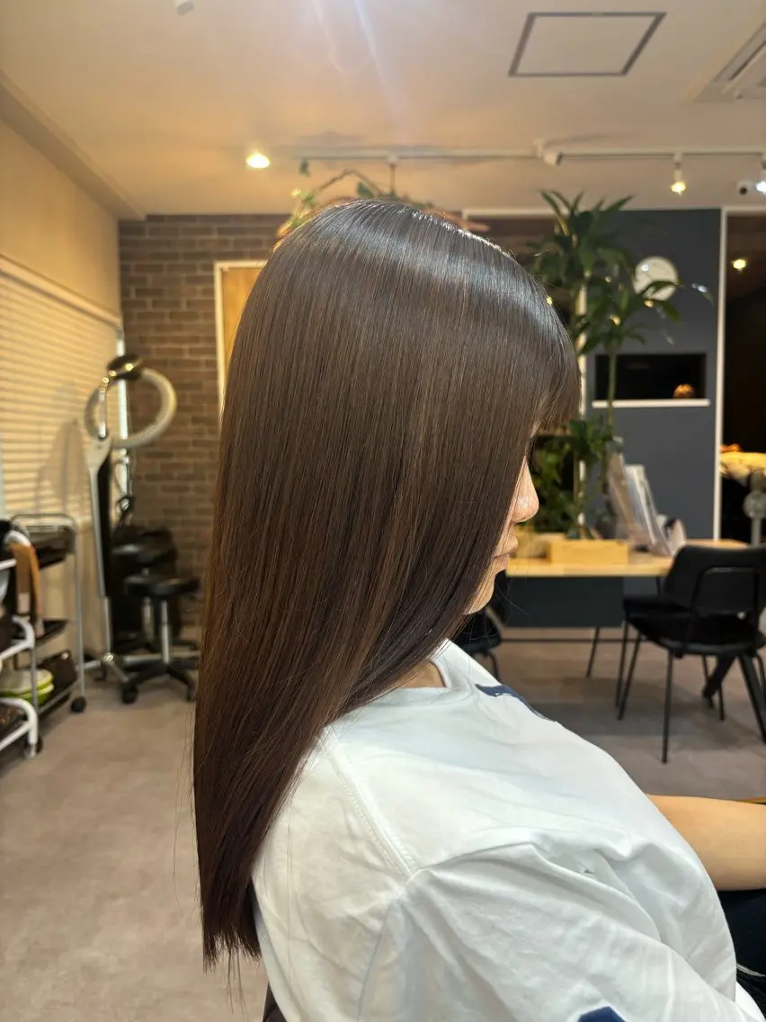 ロング ✨髪質改善カラー✨ ストレート☔脇田のヘアスタイル
