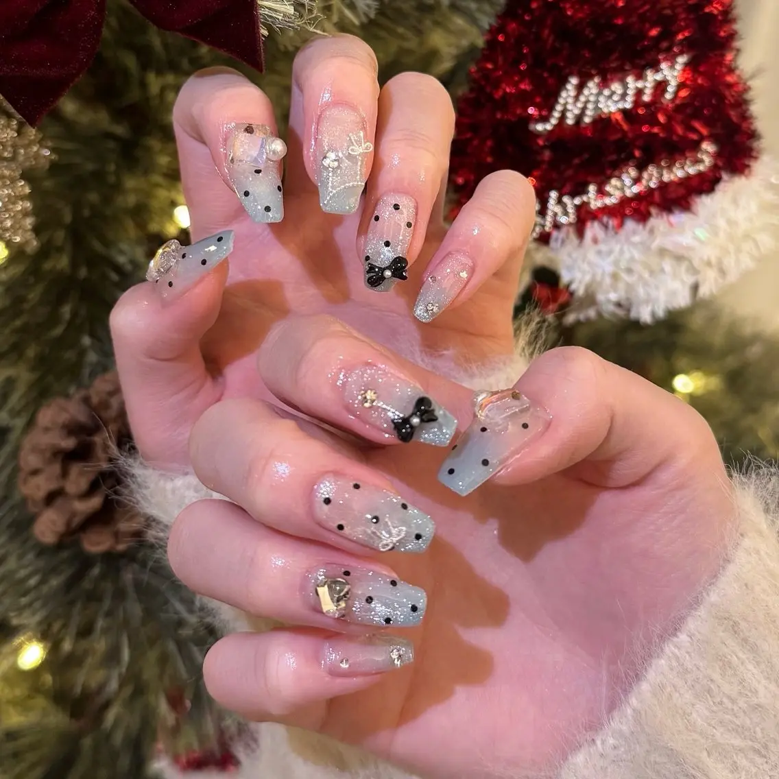 ネイル ハンドネイル シュシュ 🎀 girly nailのネイルデザイン