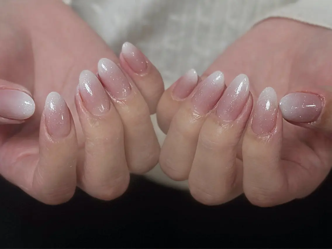 ネイル アートネイル オーロラネイル チークネイル フレンチネイル ガラスフレンチ 🎀YooLi Nail salonのネイルデザイン