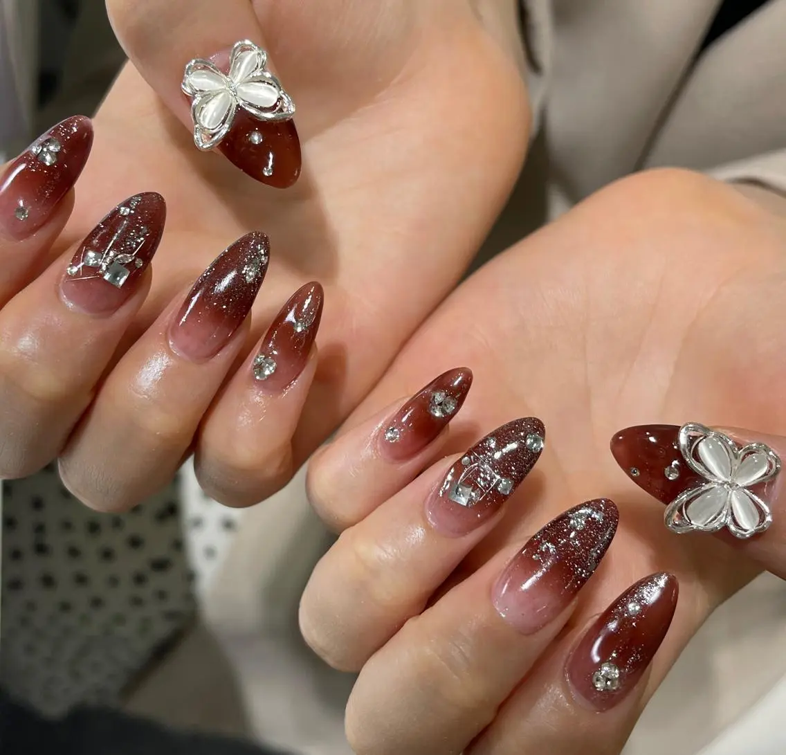 ネイル アートネイル 長さ出し ネイルチップ Queen‘s なんのネイルデザイン