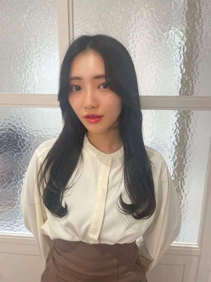 ロング fuwari 美白ショコラカラーのヘアスタイル