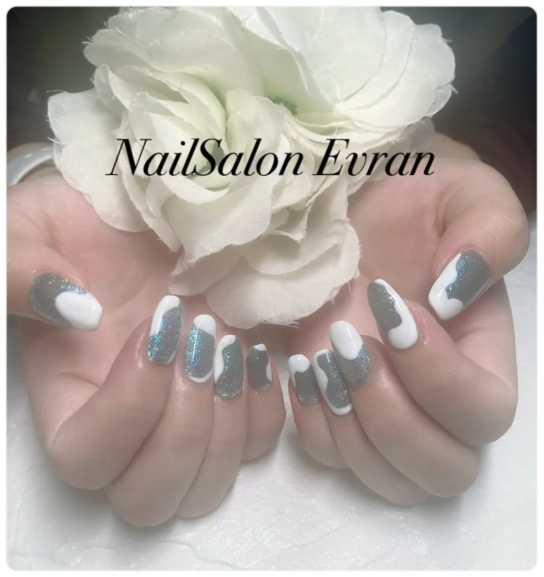 ネイル アートネイル フレンチネイル ジェルネイル マグネットネイル 持ち込み ハンドネイル Nail salon Evranのネイルデザイン