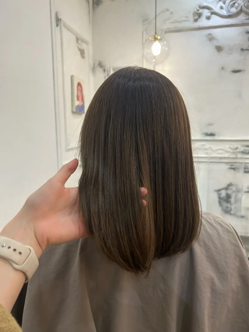ミディアム カラー カット ヘアカラー トリートメント 宮前 芽衣のヘアスタイル