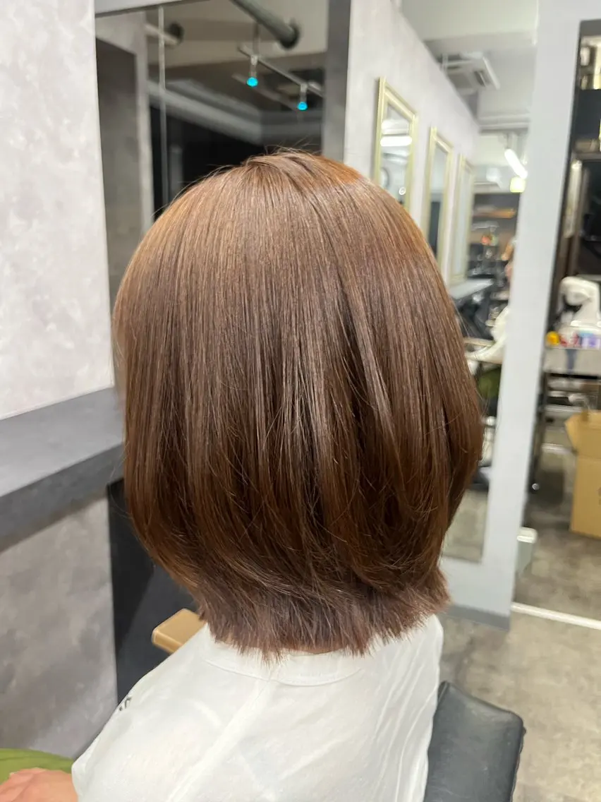 ミディアム カラー 山口 詩織のヘアスタイル