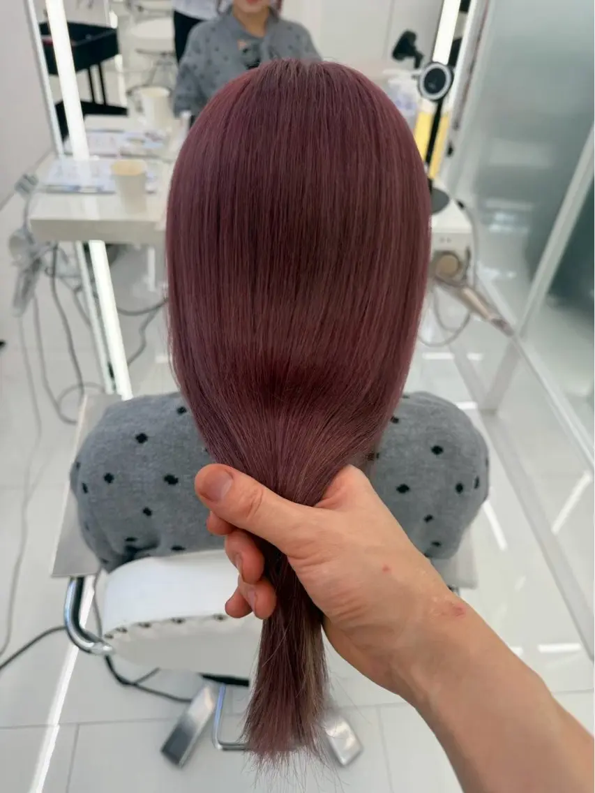 ロング カラー 赤み消し艶カラー🩵 前髪顔周り あやなのヘアスタイル