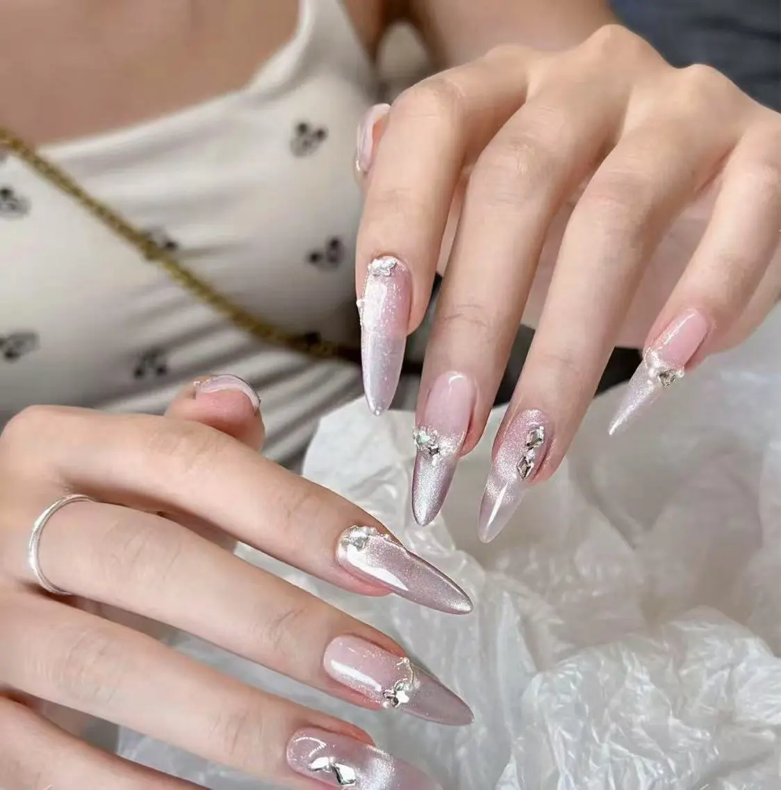 ネイル フラワーネイル フレンチネイル ジェルネイル ガラスフレンチ ハート ハンドネイル BabyYouMi nailのネイルデザイン