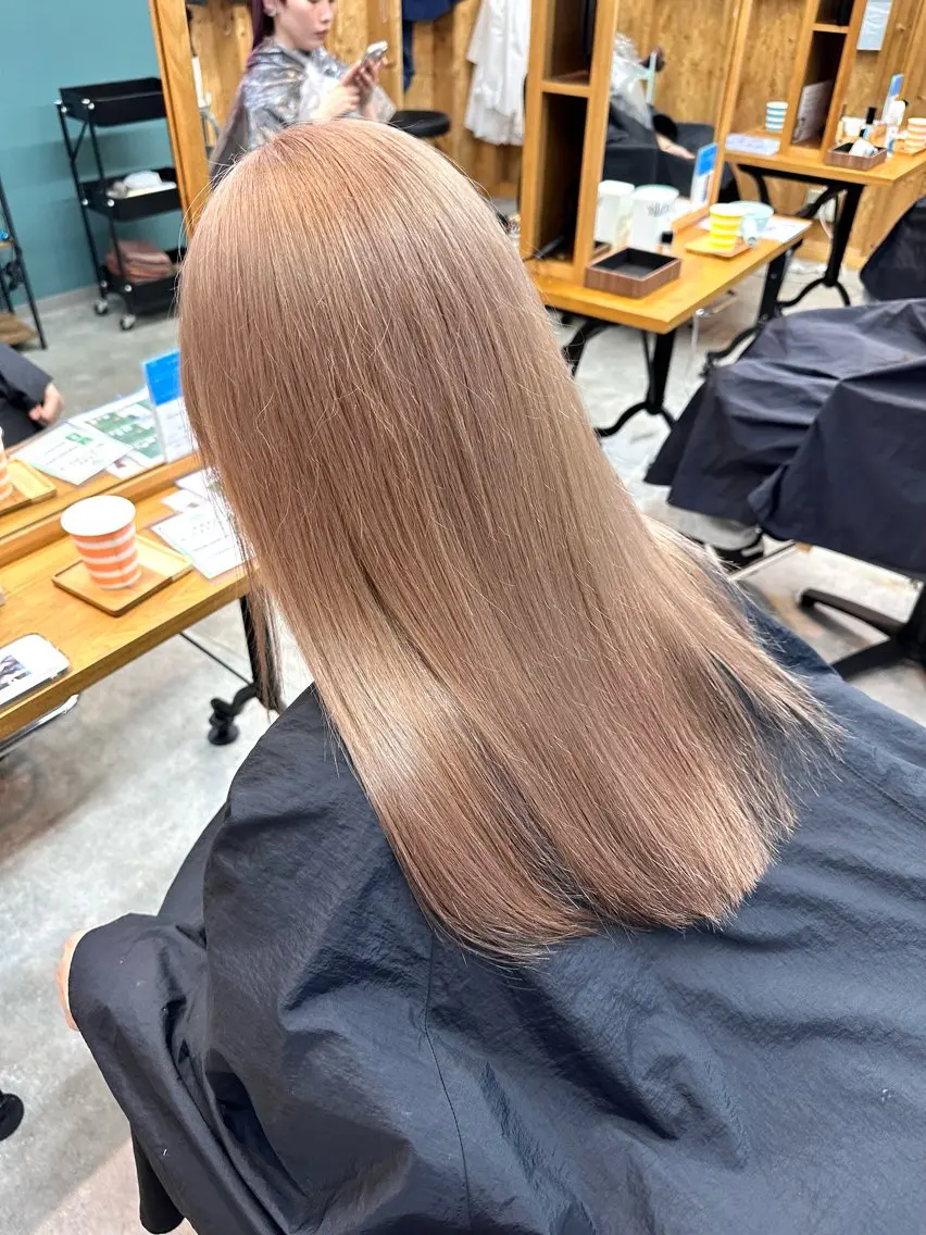 セミロング 🍀ブリーチ屋さん/ ミルクティー・あずみのヘアスタイル