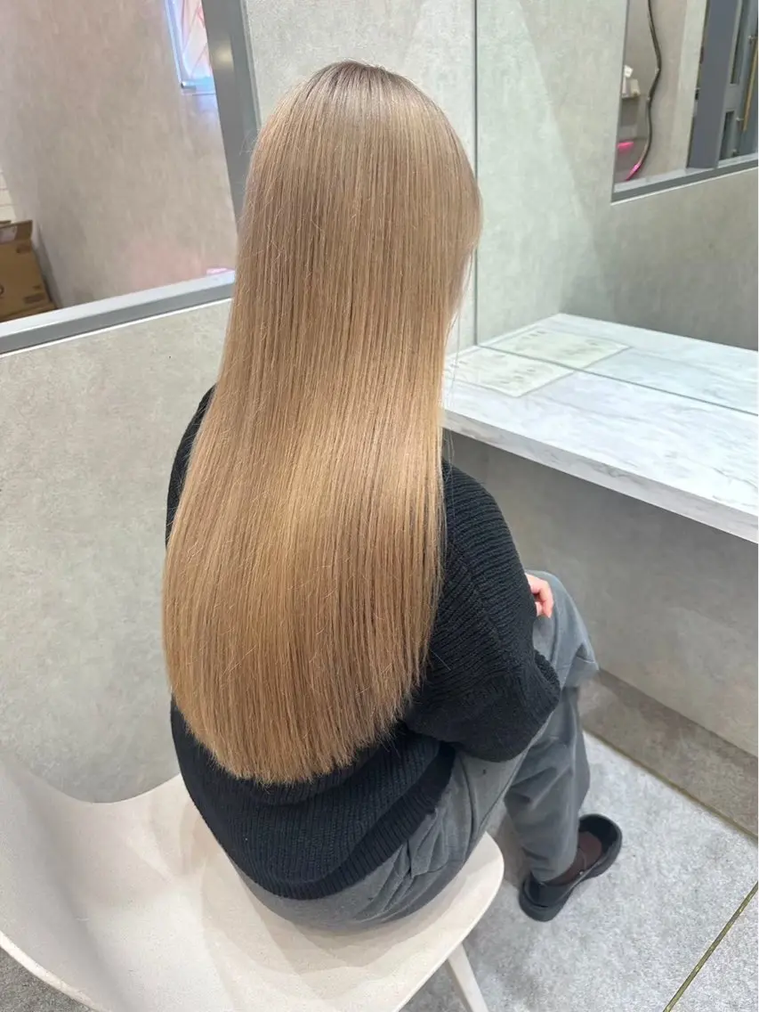 カラー 透明感カラー ヘアカラー トリートメント ヘッドスパ Rio / 艶カラー/ハイトーンのヘアスタイル