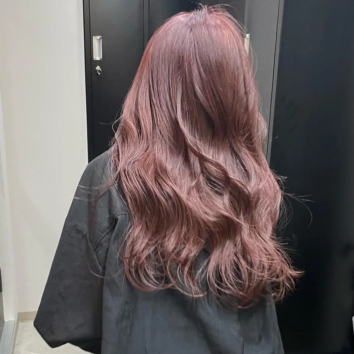 ロング ヘアカラー トリートメント nene .のヘアスタイル