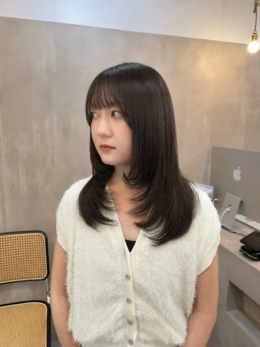 セミロング カラー グレージュ レイヤーカット はな🌼 Yucca京橋のヘアスタイル