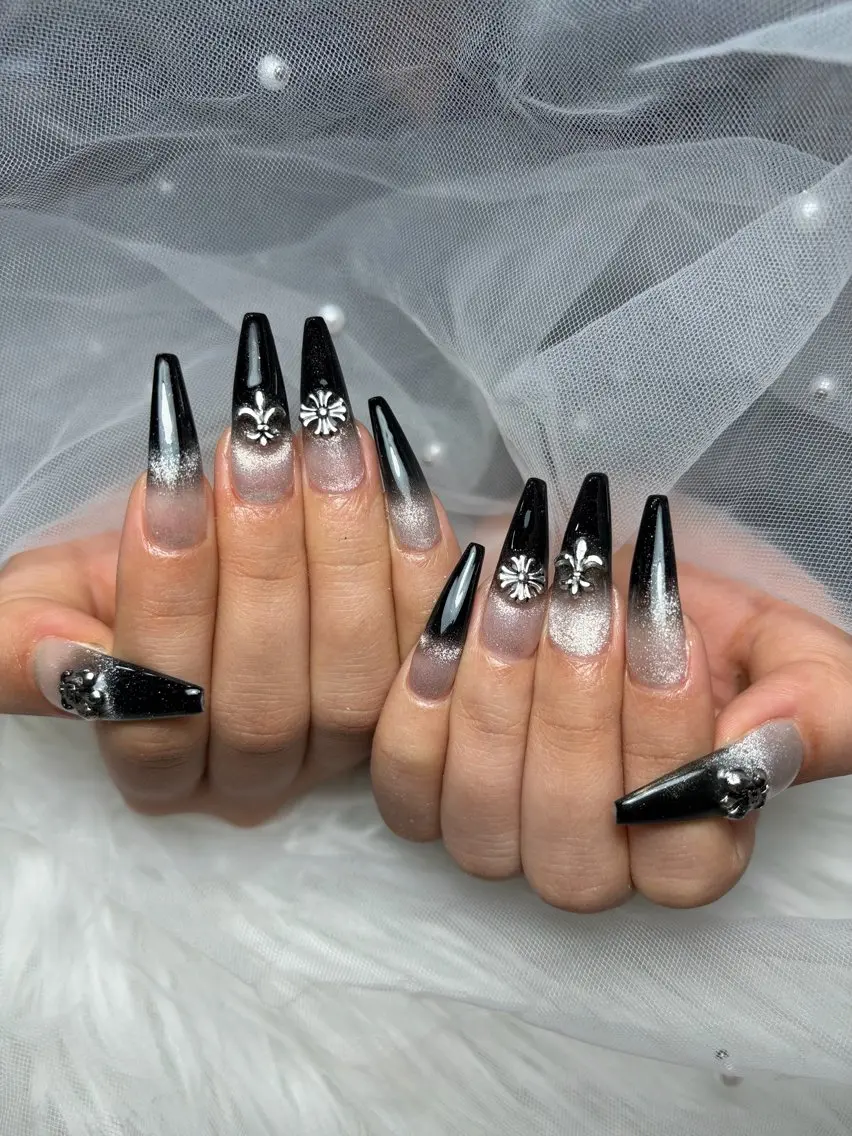 ネイル アートネイル 長さ出し ジェルネイル 韓国ネイル マグネットネイル ハンドネイル Cloudy Chan Nailのネイルデザイン