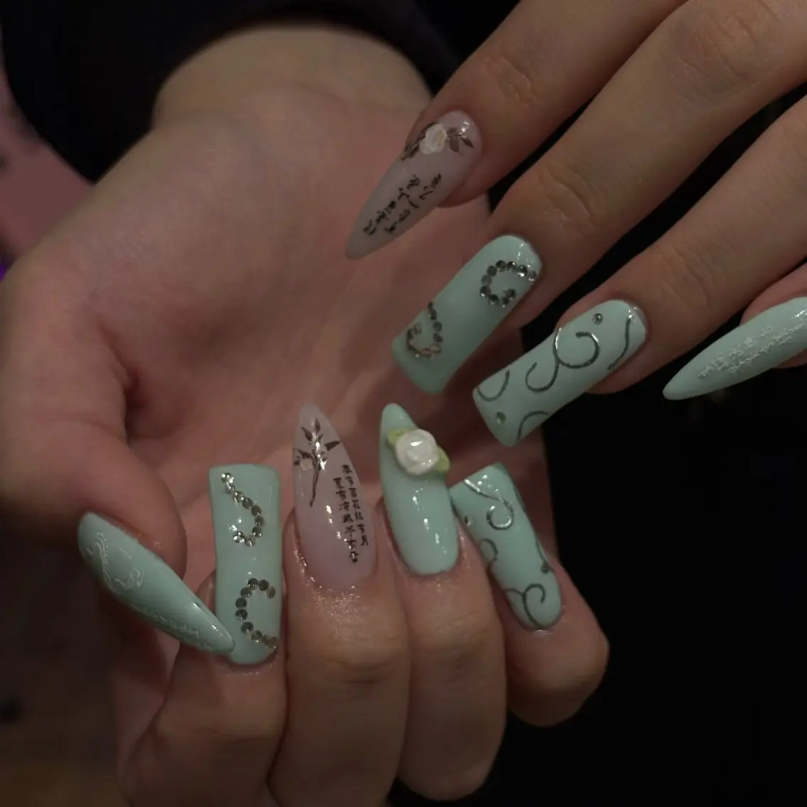 ネイル ハンドネイル フットネイル yuri / 個性派nailのネイルデザイン