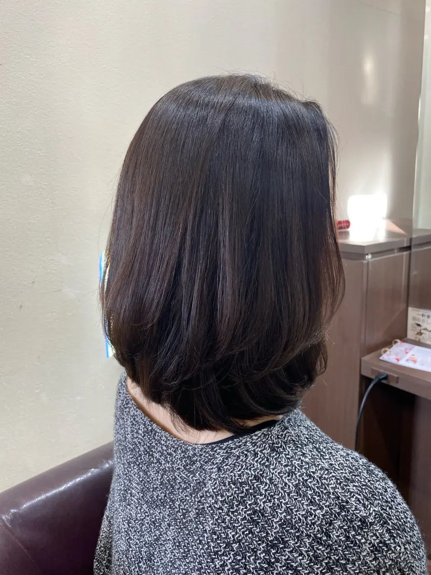 ミディアム カラー パーマ ミディアムレイヤー ミディアムパーマ レイヤーカット ストレートパーマ 仲井 充のヘアスタイル