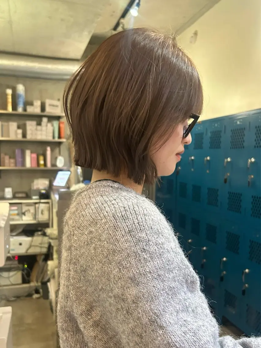 ショート カラー ベージュカラー 透明感カラー オリーブベージュ ボブ 韓国ボブ/レイヤー ボブ/ EMIRIのヘアスタイル