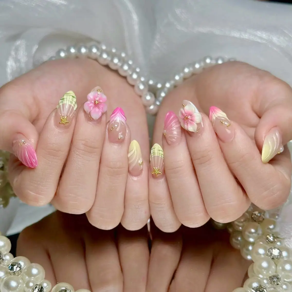 ネイル オーロラネイル 長さ出し フラッシュネイル フレンチネイル ジェルネイル ハンドネイル Amee Nail Salonのネイルデザイン