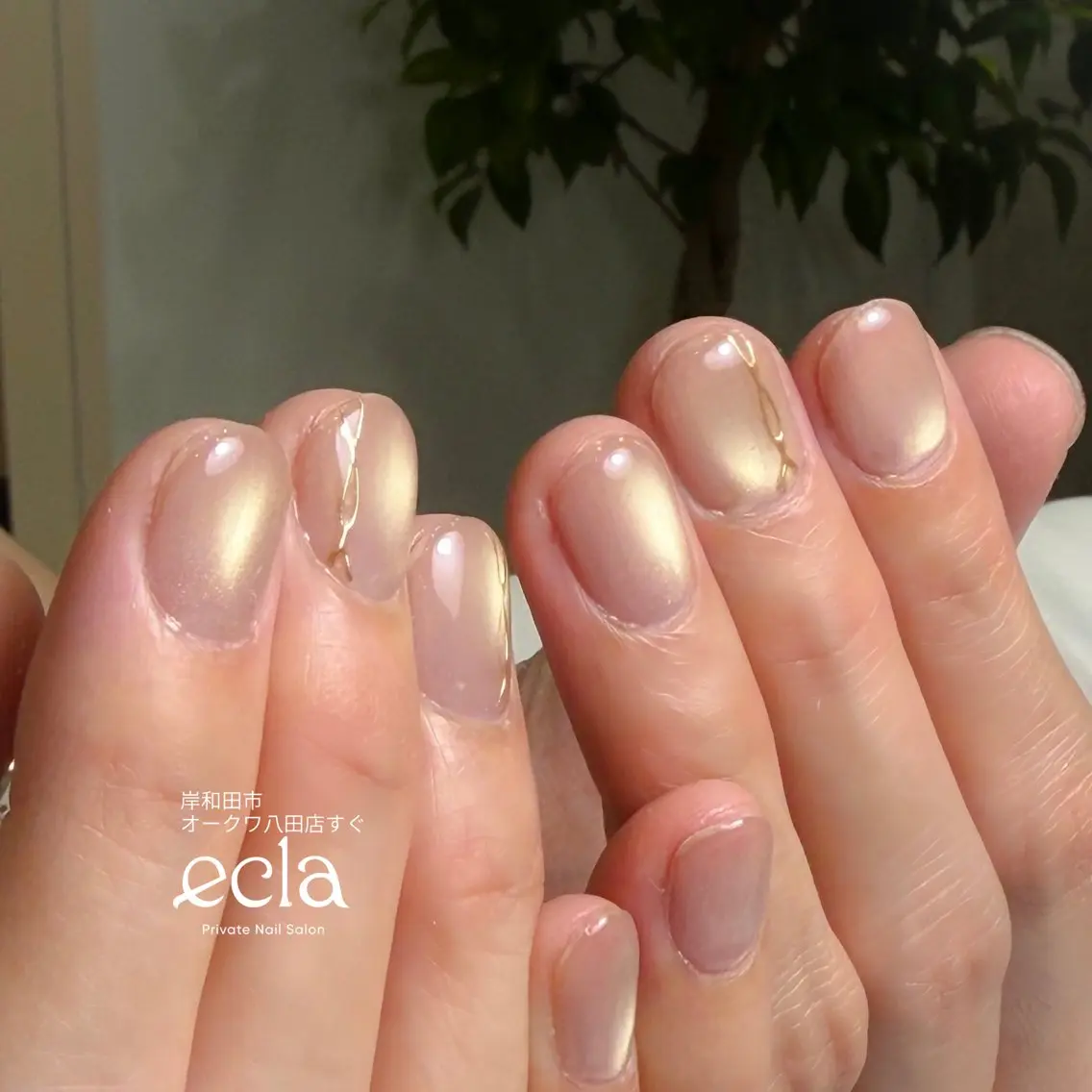 ネイル ゴールド マグネットネイル シンプルネイル Nail Salon ecla 〜エクラ〜のネイルデザイン