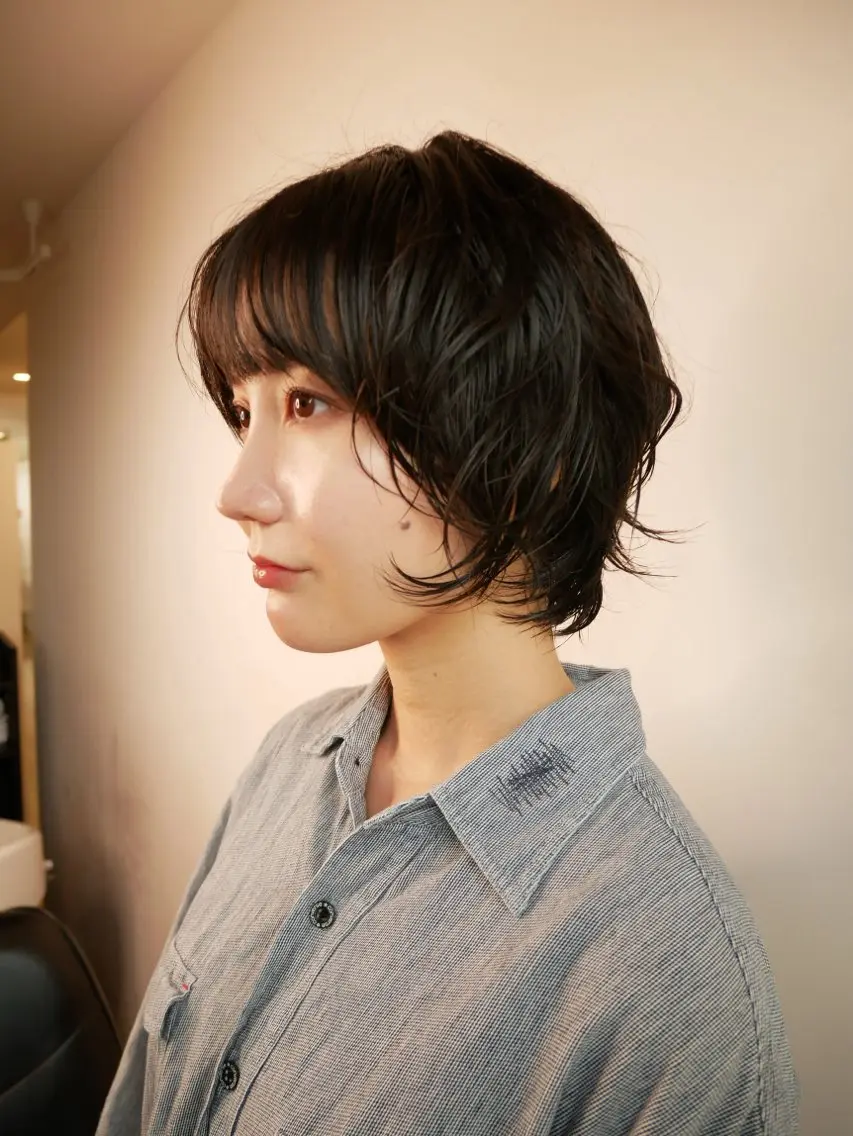 ショート パーマ 森田遥奈/透明感カラ ー/酸性ストレートのヘアスタイル