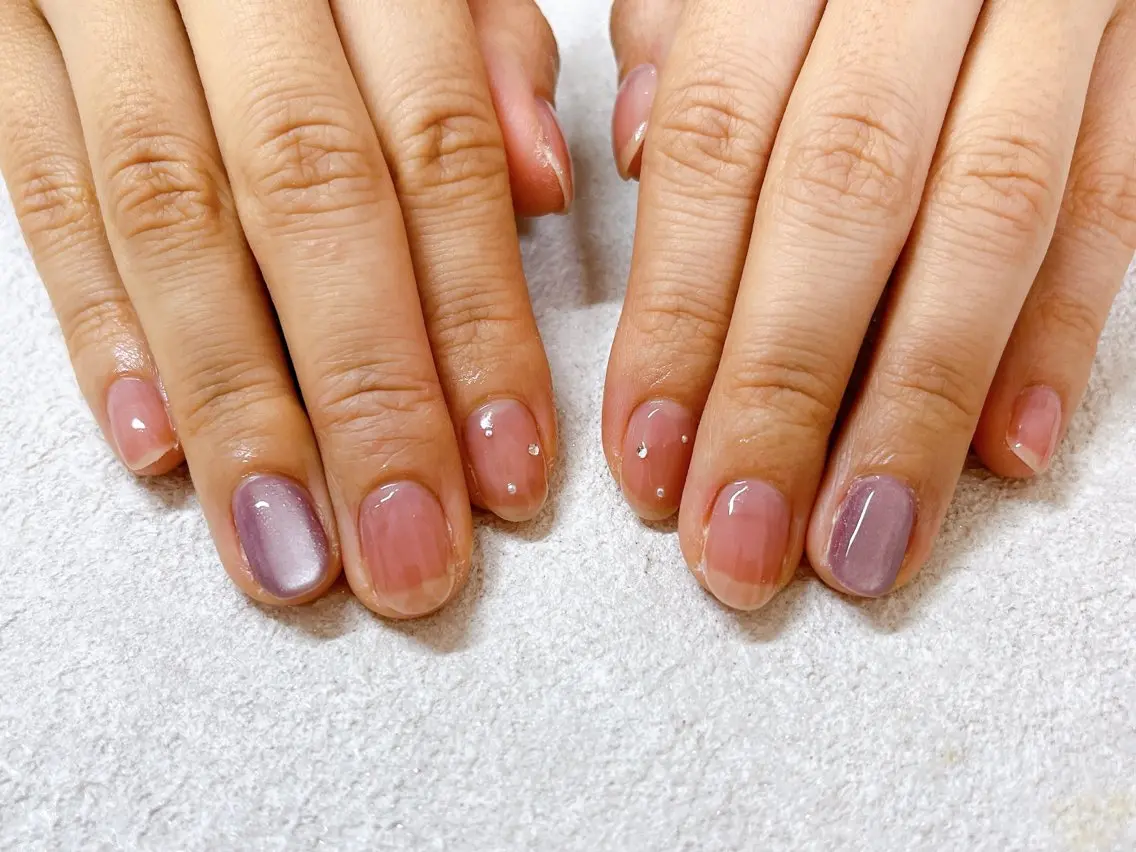 ネイル オーロラネイル フットネイル フレンチネイル ジェルネイル 韓国ネイル ハンドネイル mogunail &blowのネイルデザイン