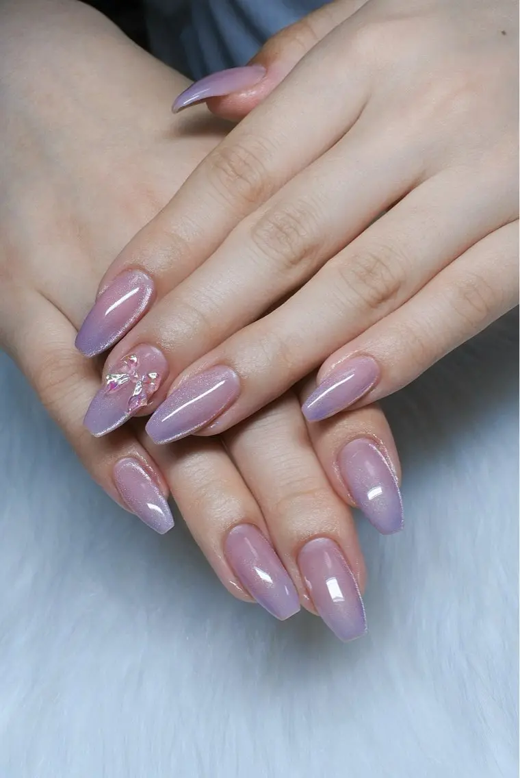 ネイル オーロラネイル クリアネイル グラデーション ラメ(グリッター) マグネットネイル ハンドネイル nail room RAVAHLIAのネイルデザイン