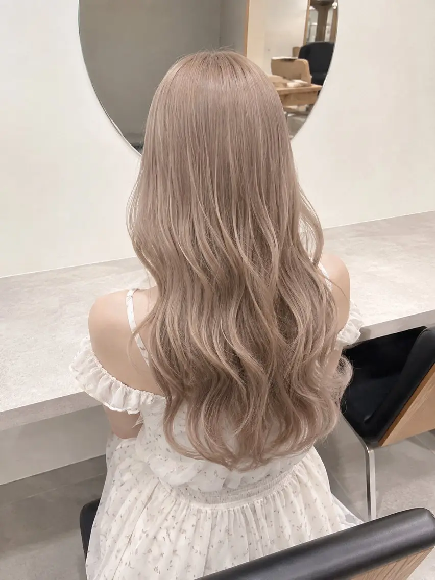 ロング カット ヘアカラー 🤍ブリーチ/韓国 レイヤー/愛珠🎀のヘアスタイル