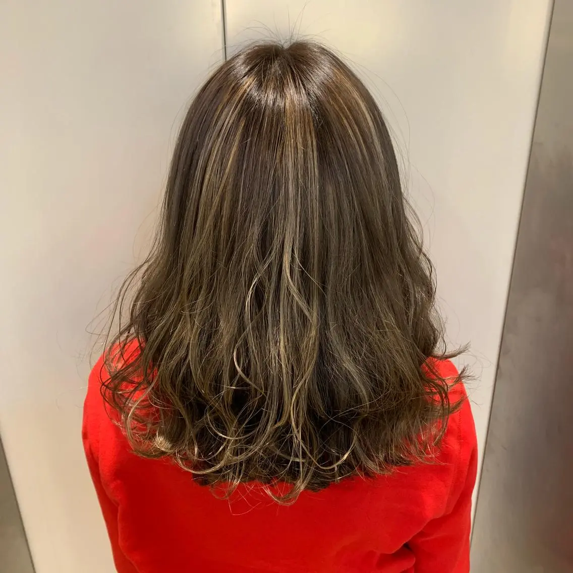 カラー 天野 利咲のヘアスタイル