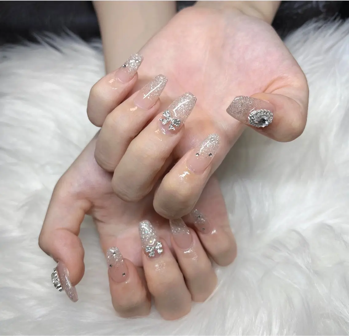 ネイル グラデーション ラメ(グリッター) ラメグラデーション ワンホンネイル ハンドネイル CHARME 🤎〔RINA〕のネイルデザイン